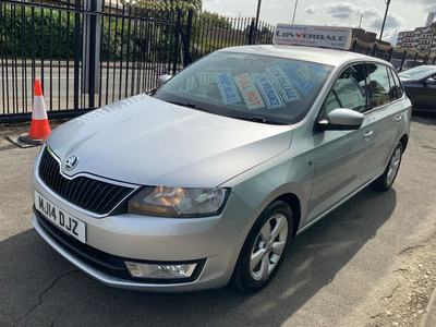 p0.skoda-rapid-spaceback-petrol-hatchback (4)