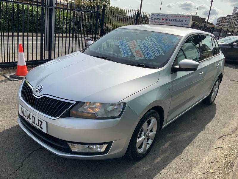 p0.skoda-rapid-spaceback-petrol-hatchback (4)